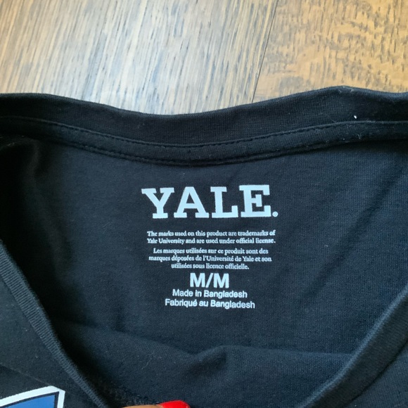 YALE Bulldogs 92 University Black Cropped Short Sleeve Top Women’s Size Medium - Picture 2 of 7